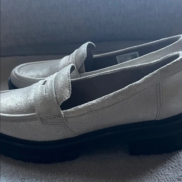 Toms Metallic Cream Leather Loafers brand new never worn sz 8 - Picture 11 of 11